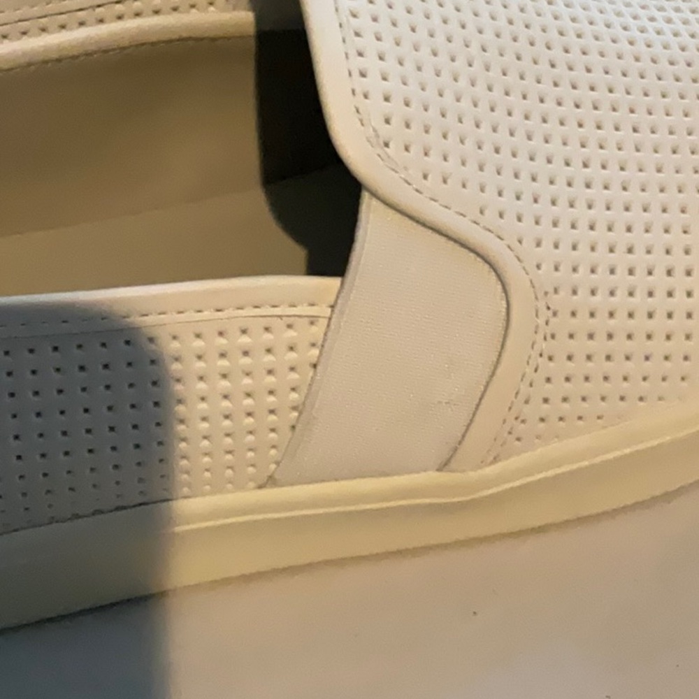 VINCE Blair Perforated Leather /Slip-on design. Comfortable Sneakers - Picture 6 of 8
